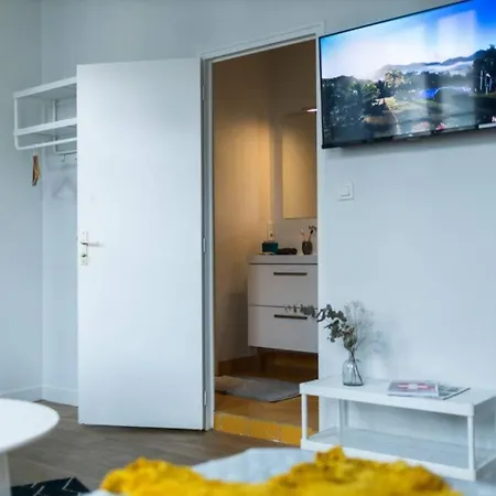 L'inattendu/studio Equipe Et Confortable