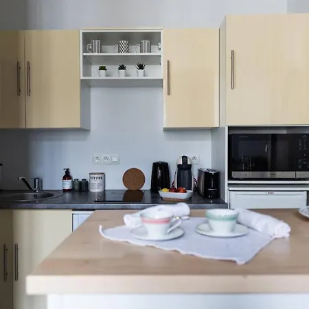 L'inattendu/studio Equipe Et Confortable Apartment *