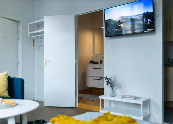 L'inattendu/studio Equipe Et Confortable